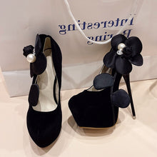Load image into Gallery viewer, Side and top view high heel pumps with black flower