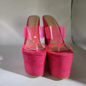 Front view 20 cm wedge sandals